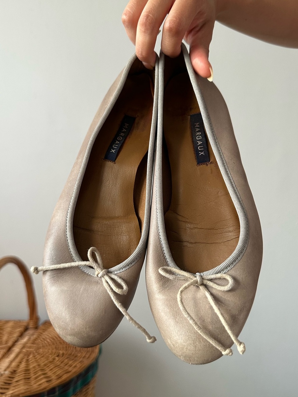 Margaux The Demi ballet flats in grey
7.5
Used condition 
Light scratches